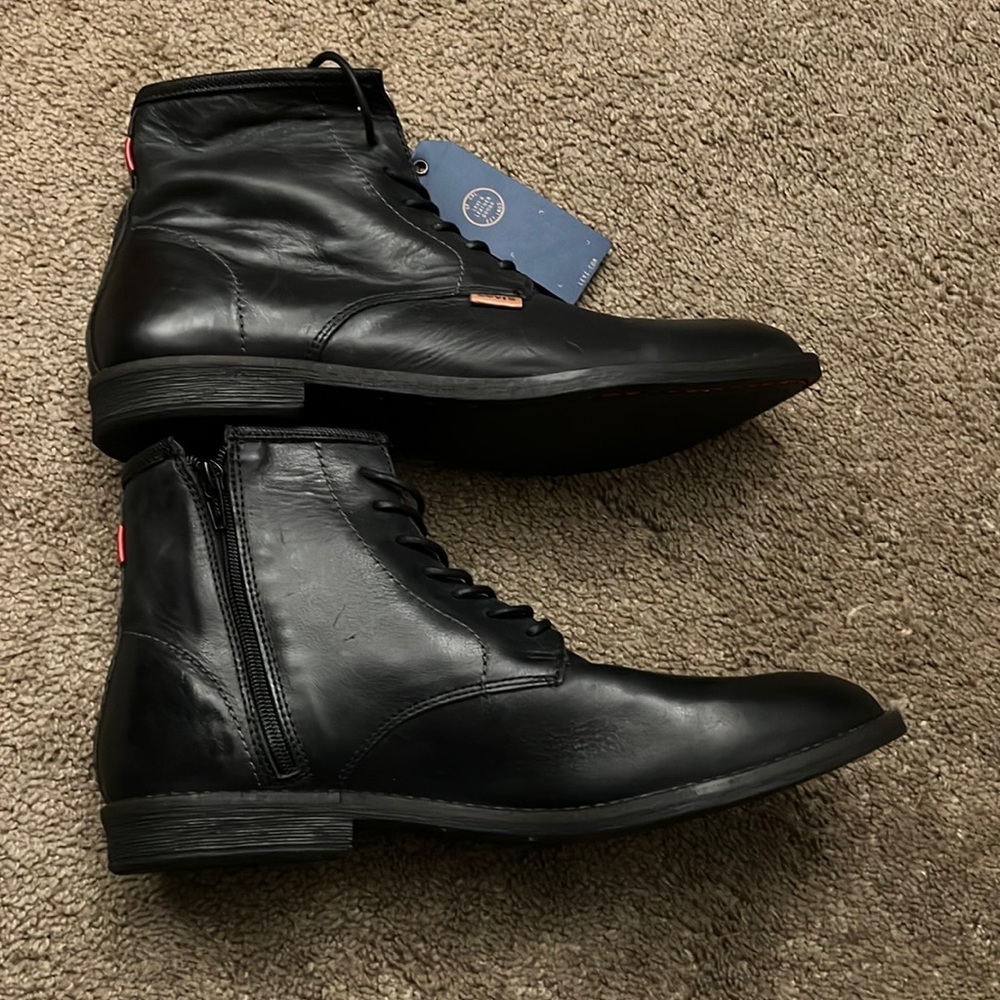 Levis Quality Leather Boots - Made in Mexico (M-9.5 or 10)